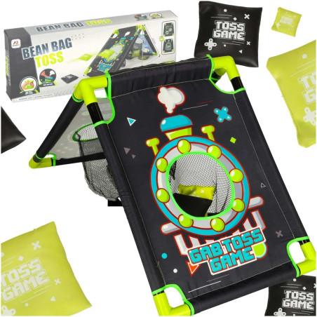 Handicraft game - throwing bags at a target